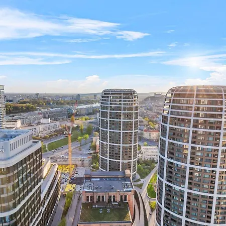 Апартаменти Skypark 1-bedroom On Floor 11 With Park View And Parking By Skyviews Братислава