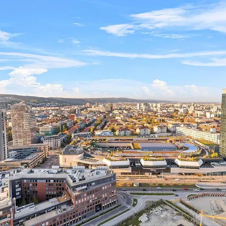 Skypark 1-bedroom On Floor 11 With Park View And Parking By Skyviews Братислава