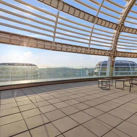 Skypark With Views Free Parking Apartment