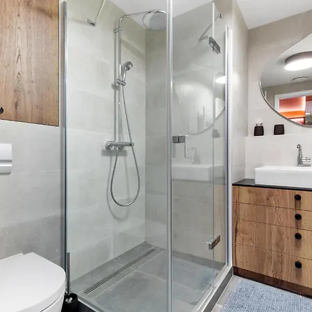 Апартаменти Skypark 1-bedroom On Floor 11 With Park View And Parking By Skyviews *