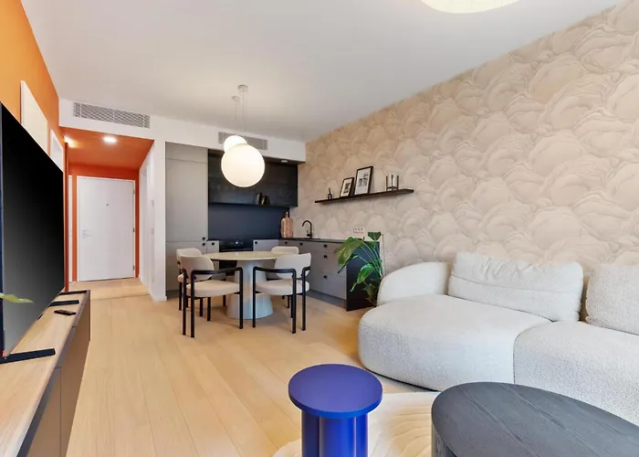 Skypark 1-Bedroom Apartment On Floor 11 With Park View And Parking By Skyviews *