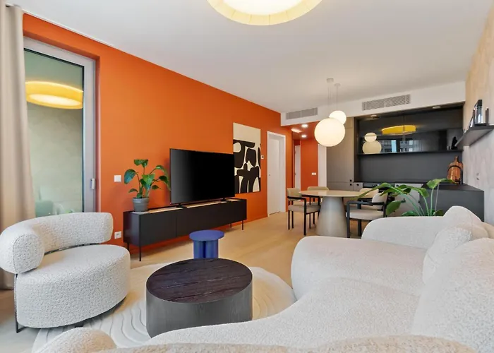 Skypark 1-Bedroom Apartment On Floor 11 With Park View And Parking By Skyviews Апартаменти