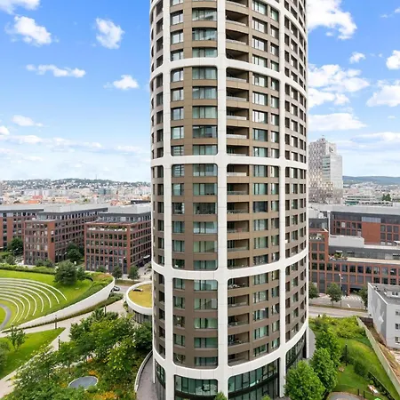 Apartment Skypark 1-bedroom On Floor 11 With Park View And Parking By Skyviews Pressburg